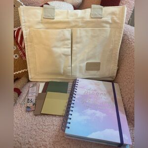 ❤️NEW Cream Canvas Tote Bag W/ 7 Accessories❤️